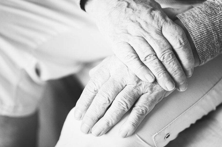 Osteoporosis: cómo frenar la pérdida de densidad ósea con MBST y ejercicio terapéutico